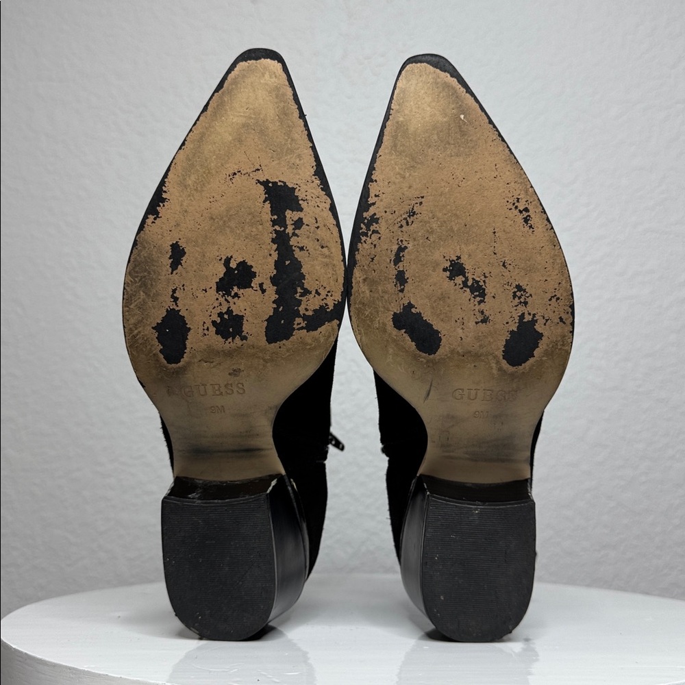 GUESS BLACK SUEDE NALONEY ZIPPER ACCENT WESTERN HEELED ANKLE BOOTS - Picture 12 of 15